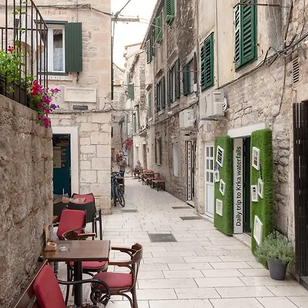 Ziggy Star In Diocletian Palace Pensionat 3*