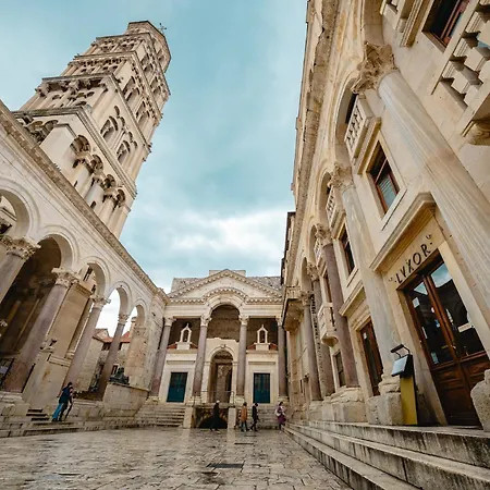 Ziggy Star In Diocletian Palace Guest house Split
