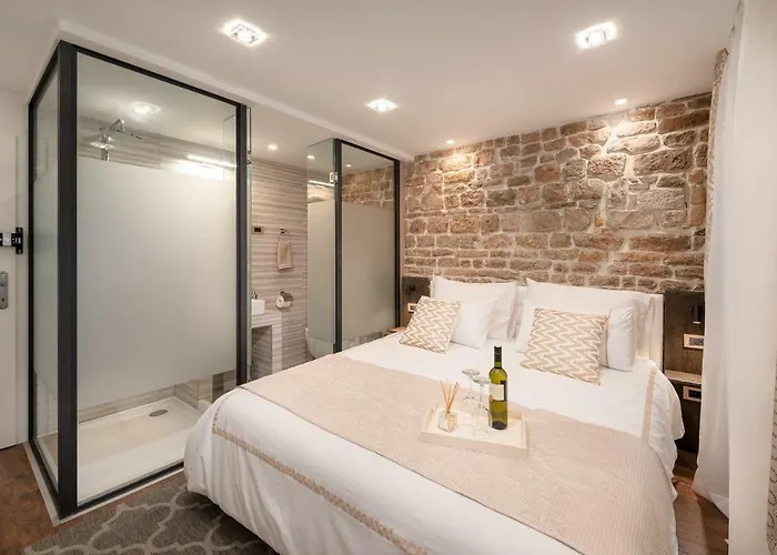 Ziggy Star In Diocletian Palace Гостевой дом Сплит